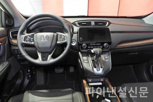 혼다 '뉴 CR-V 터보' 전 모델에는 안전을 위해 첨단운전보조장치 '혼다센싱'이 탑재된다. (사진=황병우 기자)