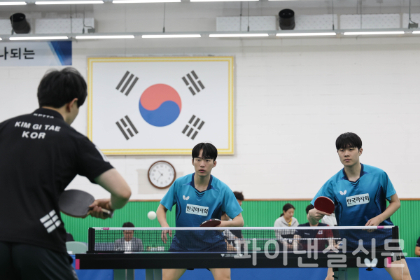 항저우 아시안게임이 한창인 가운데, 한국마사회 유도 탁구 선수단이 또다른 금빛 영광을 위한 재능기부 활동에 나섰다. 사진은 장애인 국가대표 선수단과 함께 훈련하는 모습. (사진=마사회)